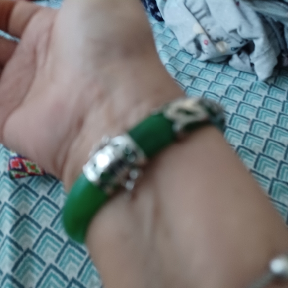 Jade sterling silver bangle bracelet beautiful and heavy has alpt of jade - Picture 3 of 5